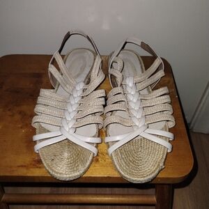 Ellie Tahari Sandals Size 39